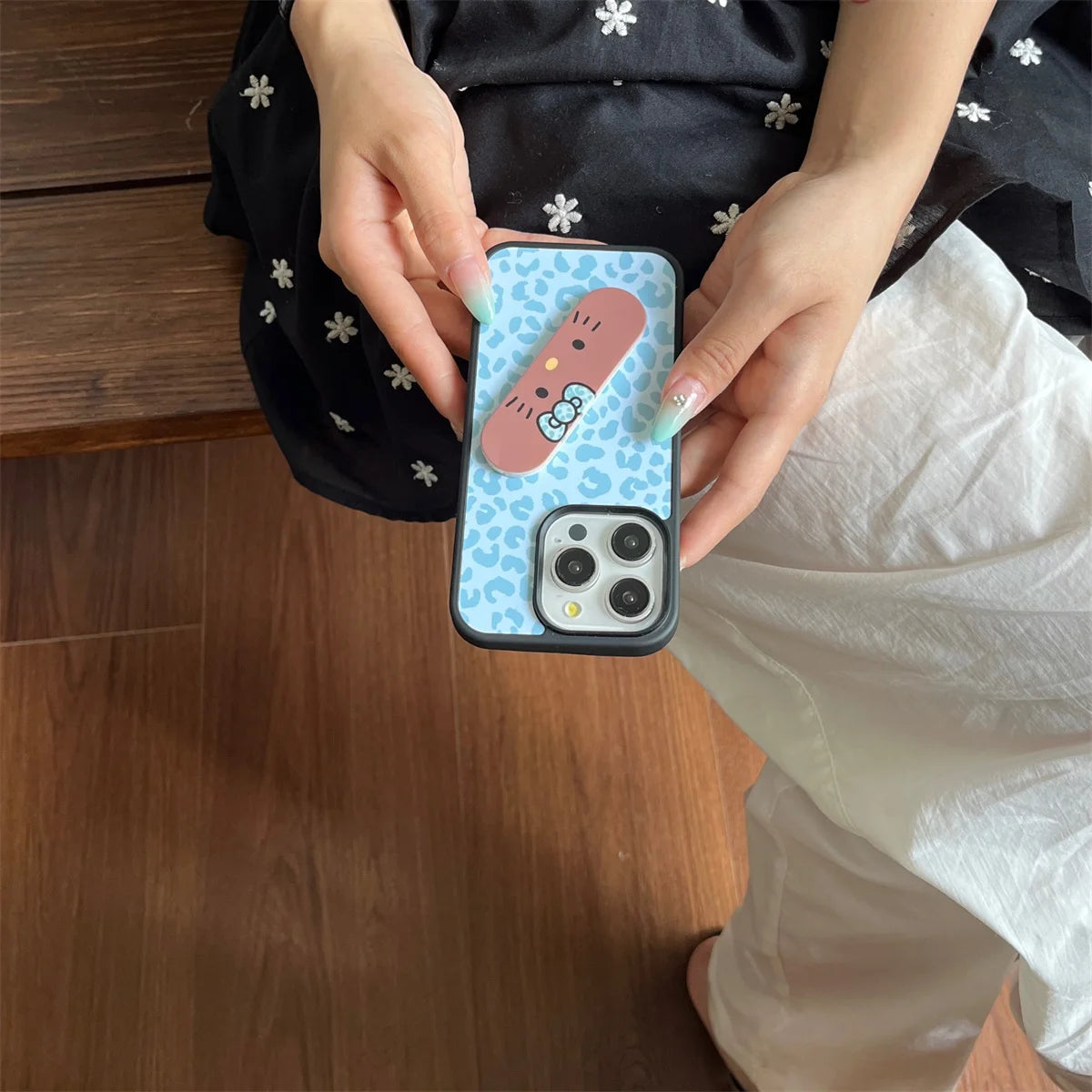Leopard Pattern Stars Hello Kitty Phone Case