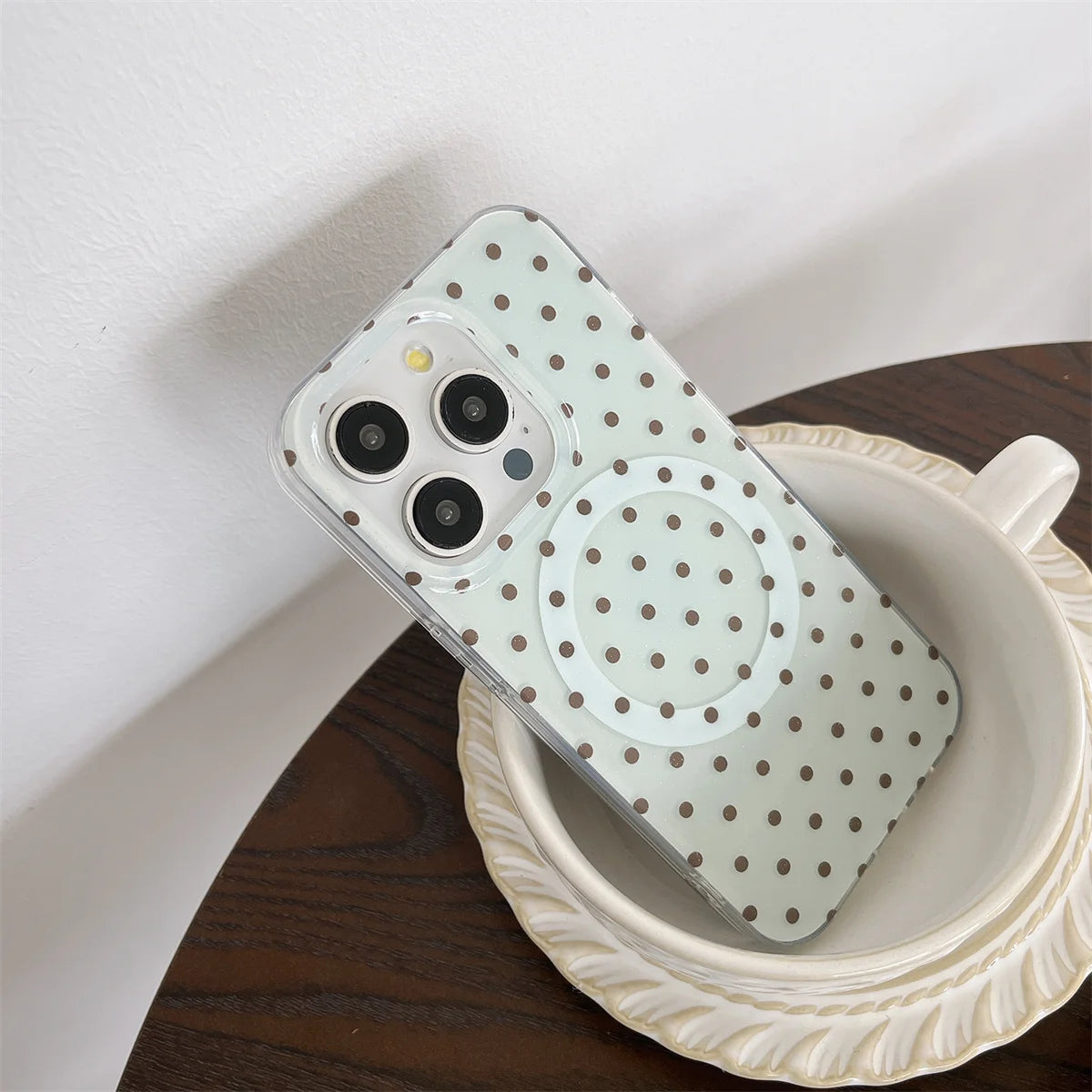 New Magnetic Graffiti Yellow Star Stand Phone Case
