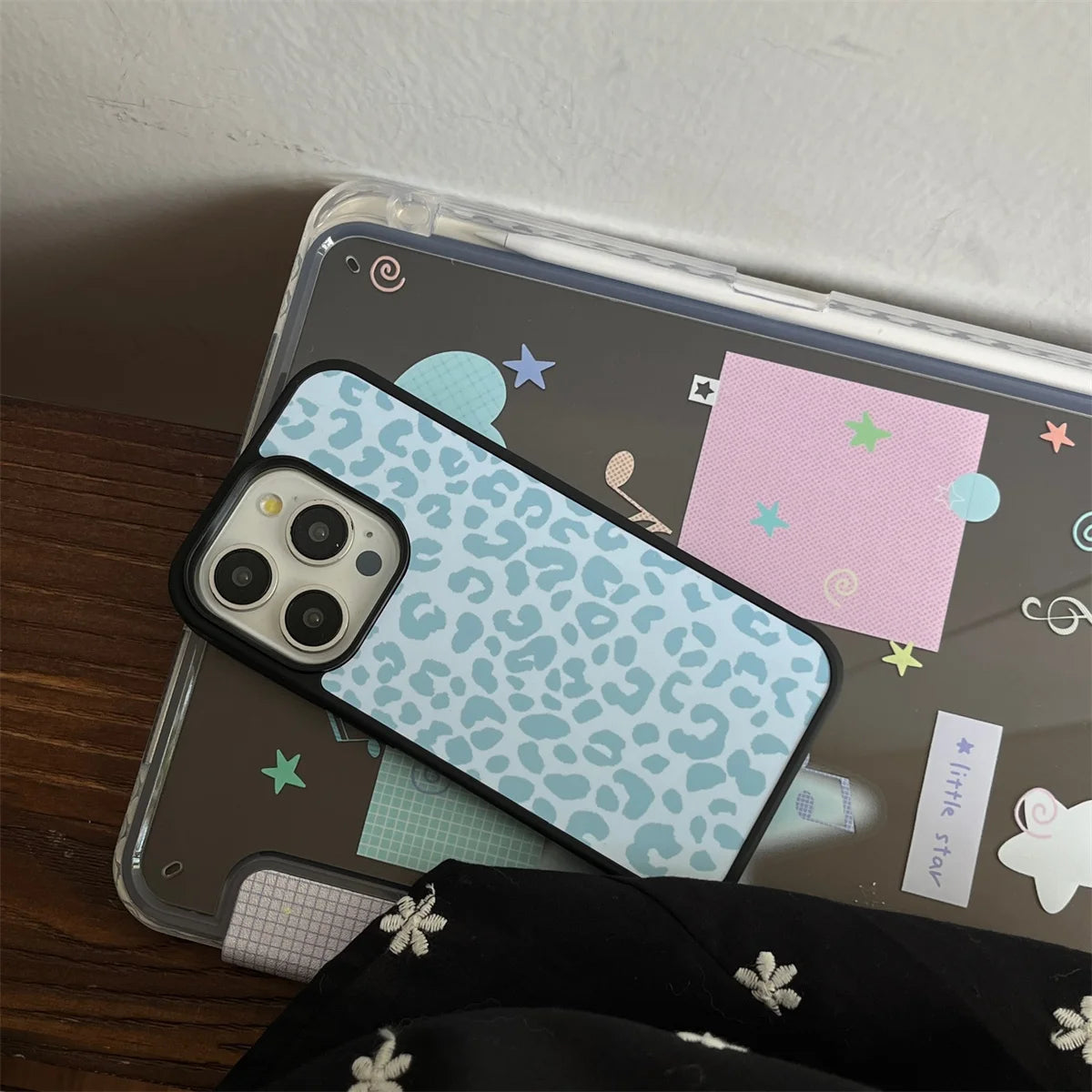 Leopard Pattern Stars Hello Kitty Phone Case