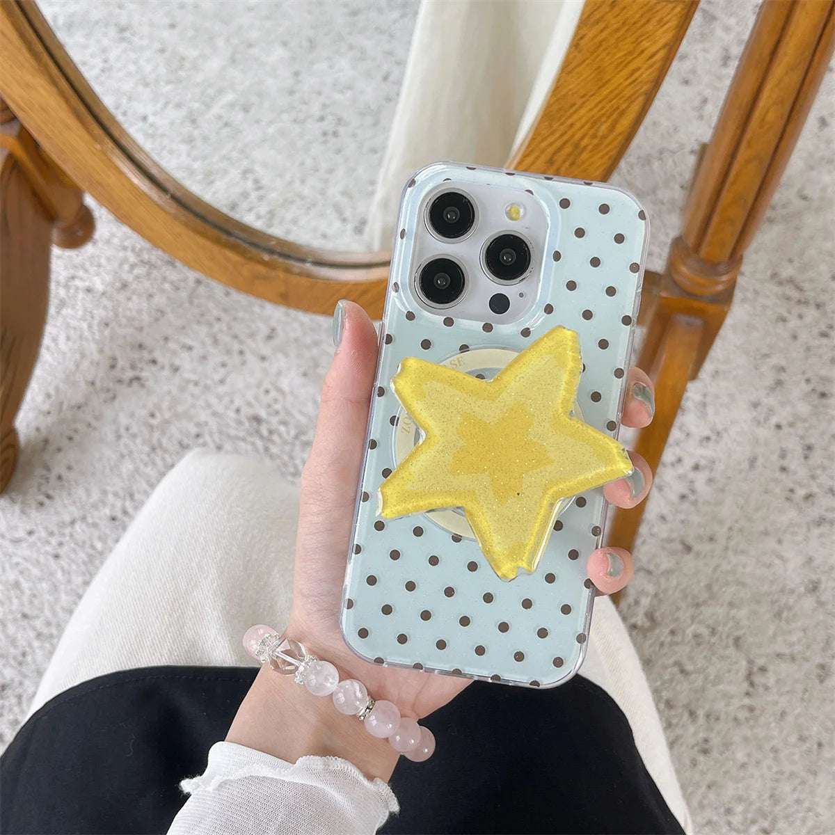 New Magnetic Graffiti Yellow Star Stand Phone Case